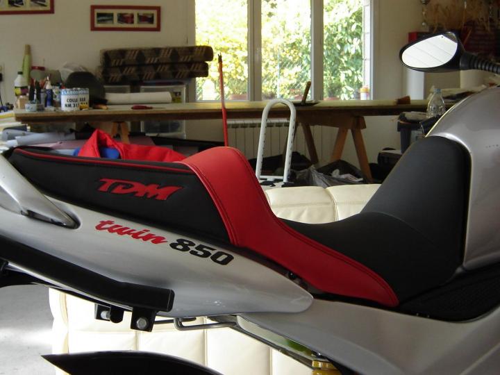 Tous travaux de sellerie de moto à Lyon